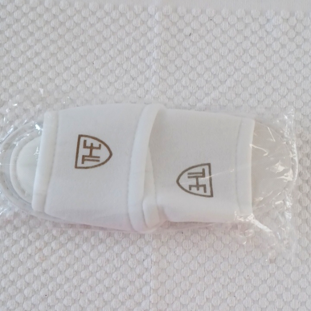 White Bedroom Hotel Spa Slippers